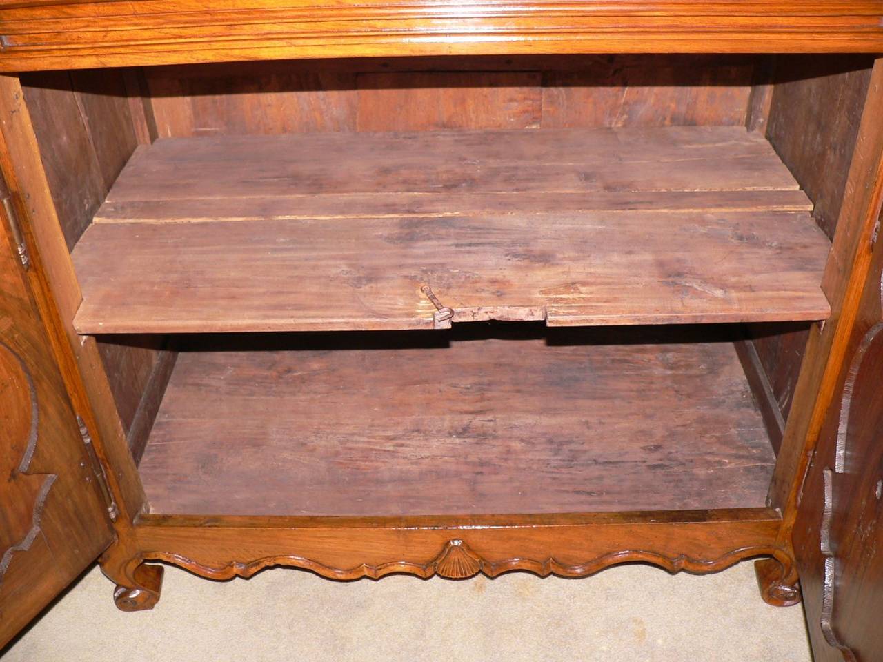 French Walnut Buffet from Provence For Sale 3