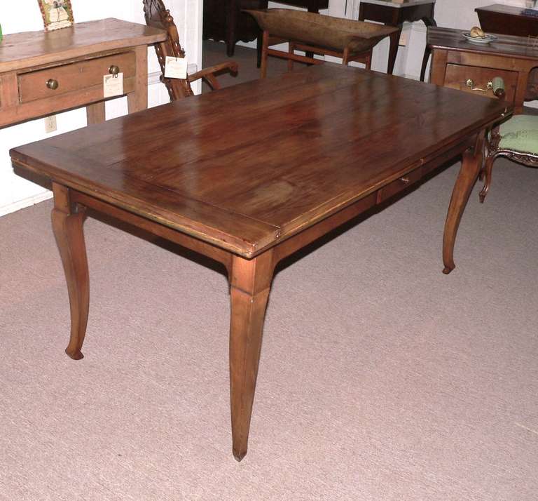 French Brittany Extending Farm Table In Excellent Condition In Pasadena, CA