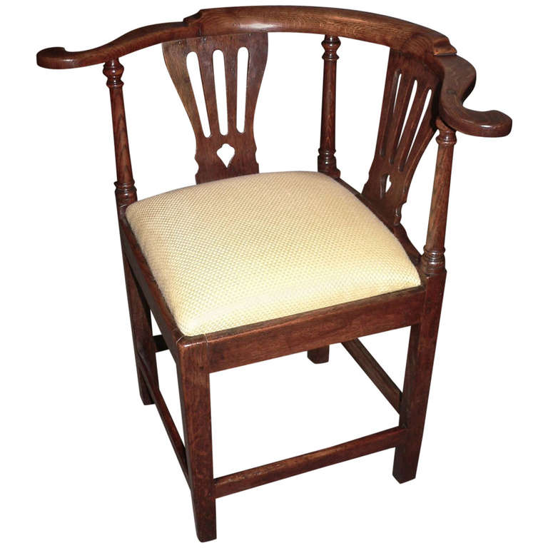 English Oak 18th Century Corner Chair