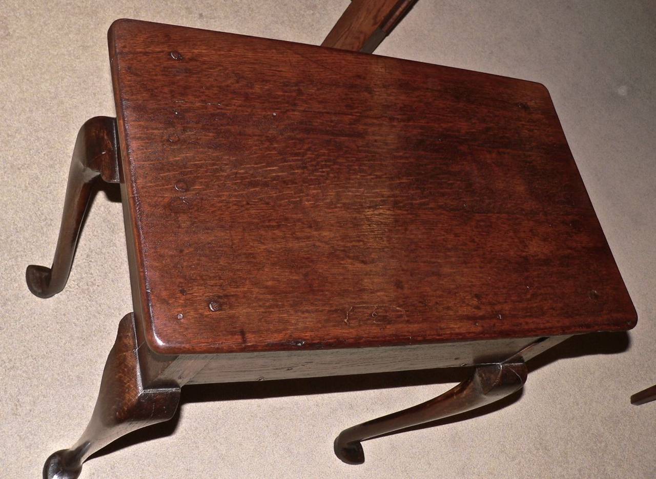English Oak 18th Century Low Boy In Excellent Condition For Sale In Pasadena, CA