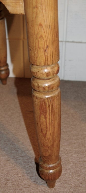 Welsh Cricket Table in Pine with a Sycamore Top
