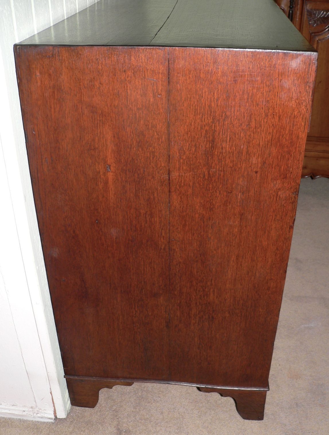 English Regency Period Oak Chest of Drawers In Excellent Condition In Pasadena, CA
