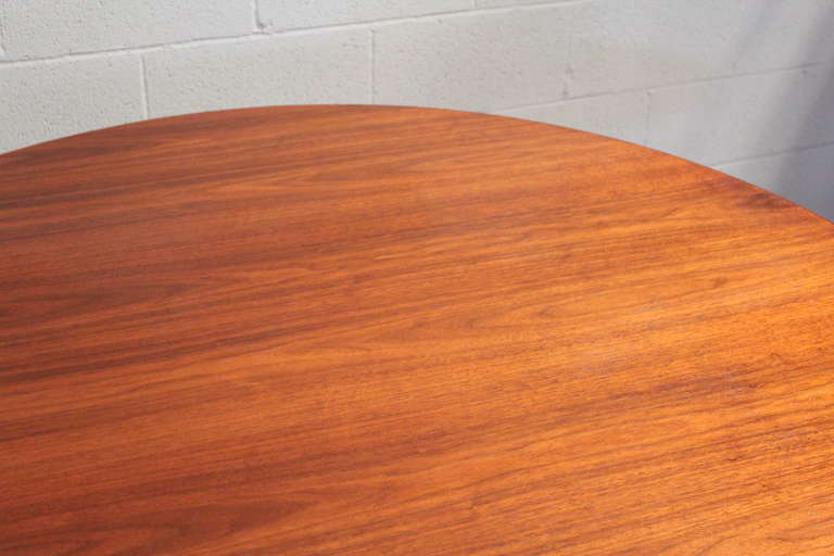 Walnut Dining Table by Florence Knoll For Sale 4