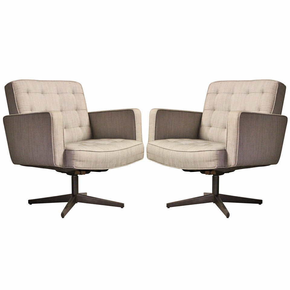 Pair of Tilt Swivel Lounge Chairs by Vincent Cafiero for Knoll