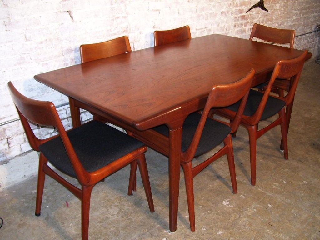 Teak Danish Modern Draw Leaf Dining Table and Eight Chairs 4