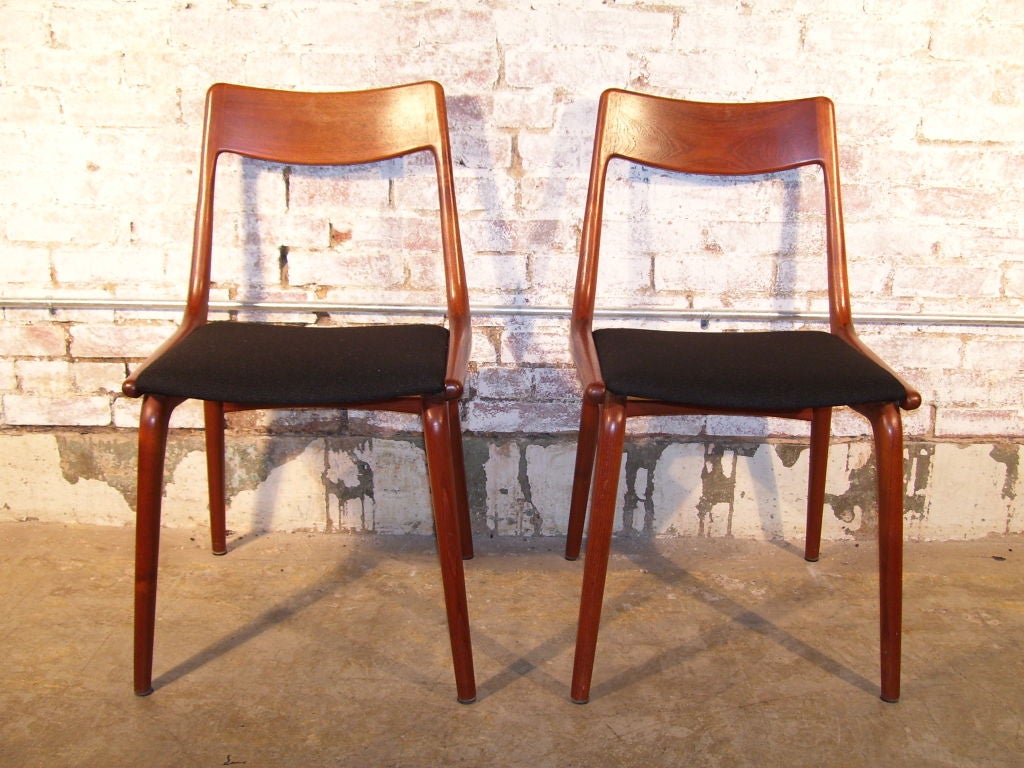 Teak Danish Modern Draw Leaf Dining Table and Eight Chairs 5
