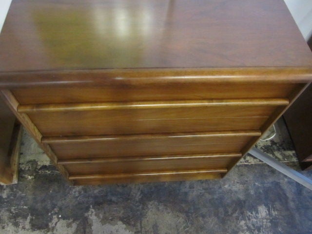 Walnut dresser by T.H. Robsjohn-Gibbings For Sale 2