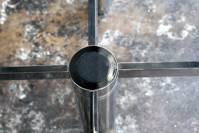 Andre dining table by Tobia Scarpa for Knoll 2