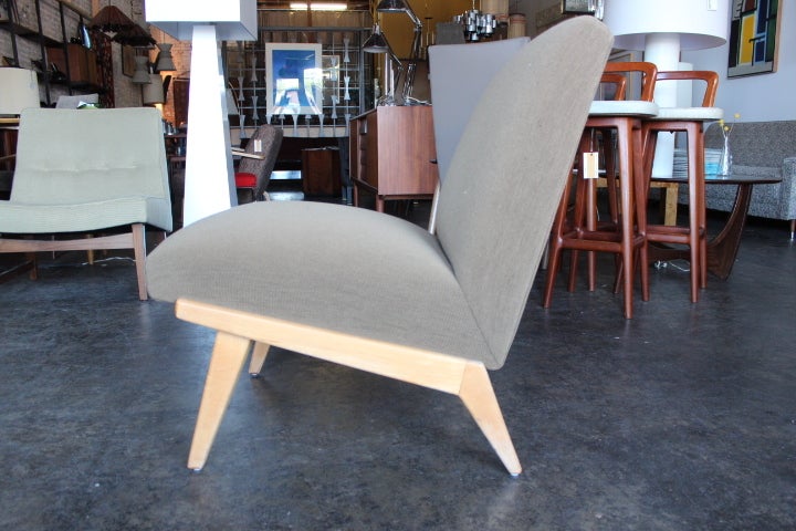 Early Jens Risom slipper chair for Knoll In Good Condition In Dallas, TX