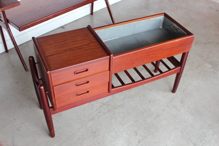 Teak cabinet/planter by Arne Wahl Iversen 4