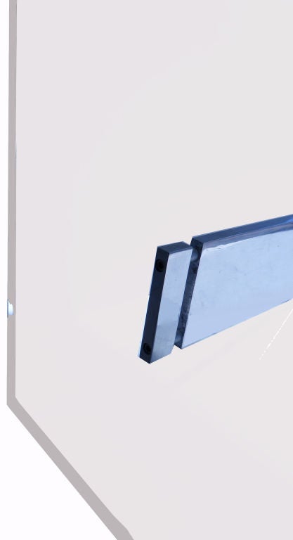 Eccellente tavolo da tavolo o da pranzo in lucite, con base in alluminio e piano in vetro,
Misure del piano in vetro: Lunghezza: 70,75 pollici x Profondità: 36 pollici x 1 pollice di spessore.
Misure della base in lucite:
Lunghezza: 36 pollici,
