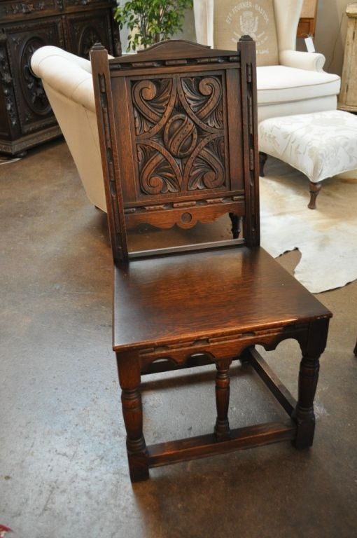 1890-1910 English set of 8 Carved Chairs including 2 Arm Chairs For Sale 4
