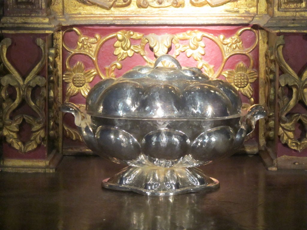 Large Oval Silver Plated "Coquera" Tureen For Sale at 1stDibs