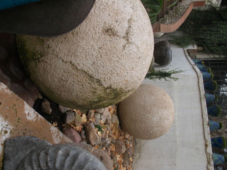 Giant Spheres In Good Condition For Sale In Nogales, AZ