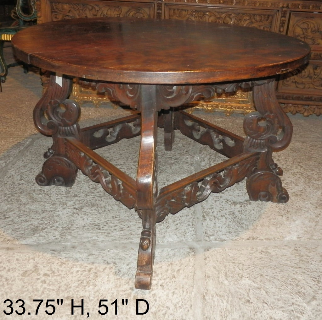 Late Spanish Colonial Round Wooden Eagle Table In Good Condition In Nogales, AZ