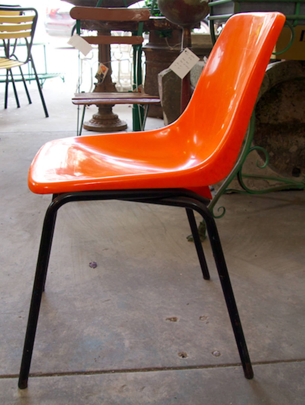 Set of 12 Mid Centruy Orange Plastic and Metal Chairs In Good Condition In San Francisco, CA