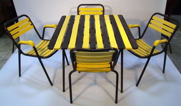 French Mid century garden table with 2 armchairs & 2 side chairs in yellow and black painted wood and metal