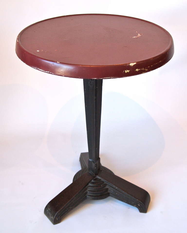 French Art Deco bistro gueridon table with a painted bakelite top & cast iron base