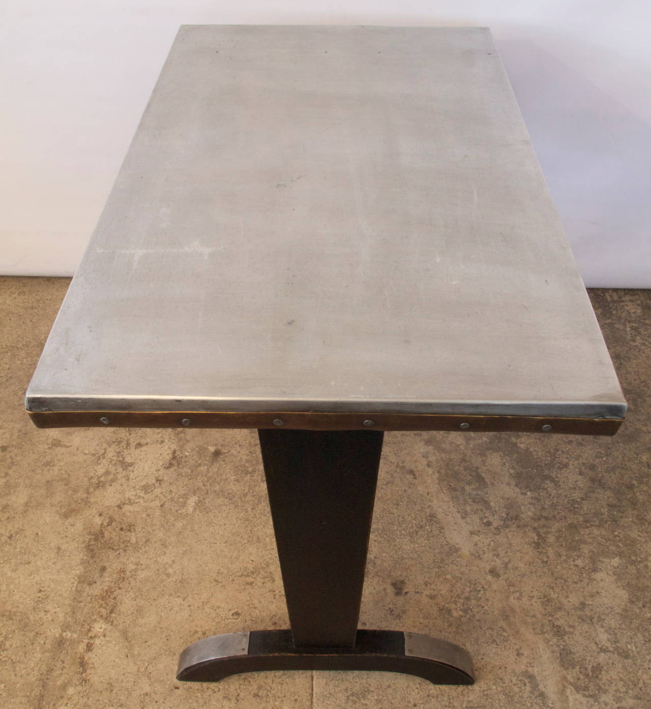 French Zinc-Top Bistro Table In Excellent Condition In San Francisco, CA