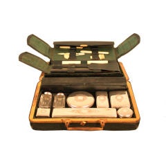 MAN  TOILETRIES TRAVELLING CASE