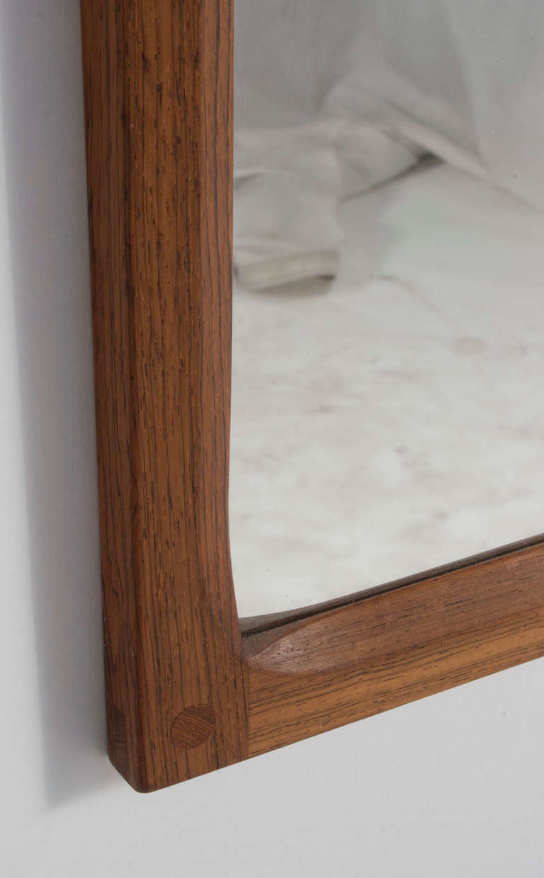 Mirror in rosewood.