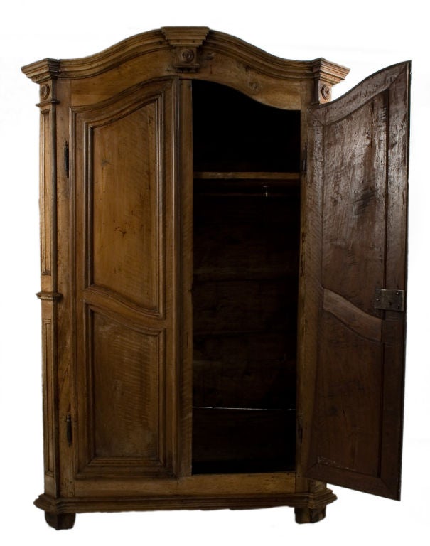 French Baroque Cabinet In Excellent Condition For Sale In Los Angeles, CA