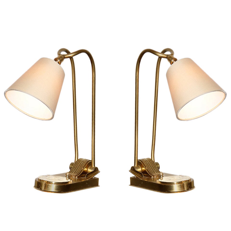 Prince De Galles Hotel Paris, pair of adjustable bronze lamps, circa 1930
