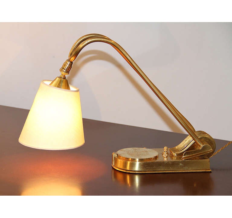 Mid-20th Century Prince De Galles Hotel Paris, pair of adjustable bronze lamps, circa 1930