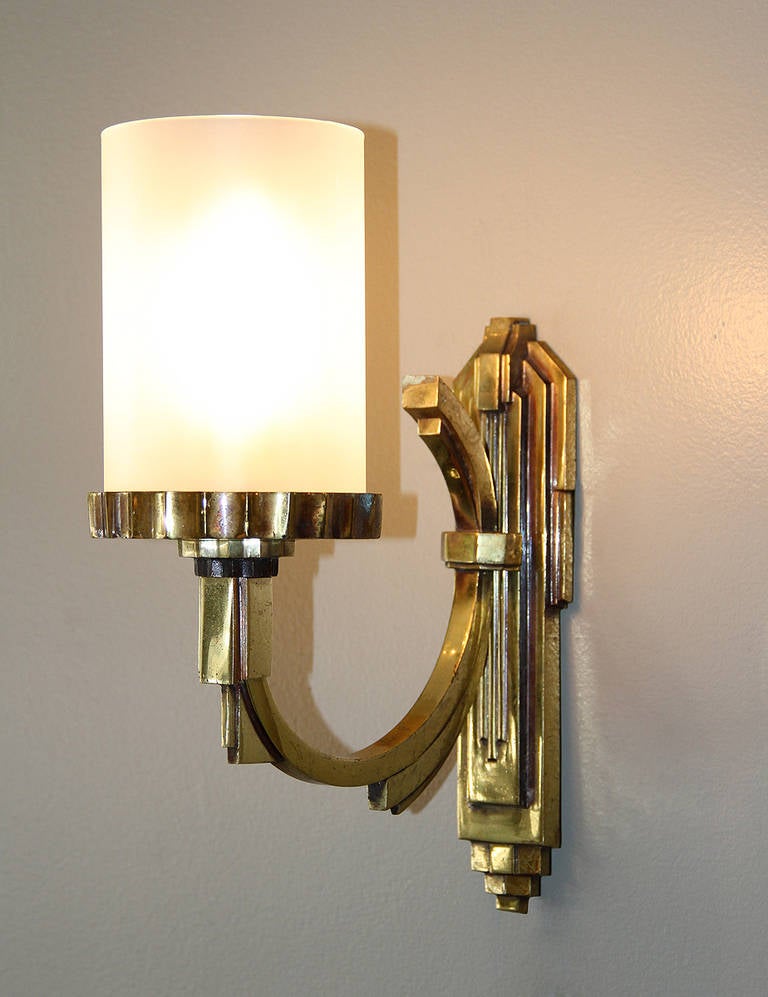 Petitot One Gilt Bronze Art Deco Sconce 1930 In Distressed Condition For Sale In Encino, CA