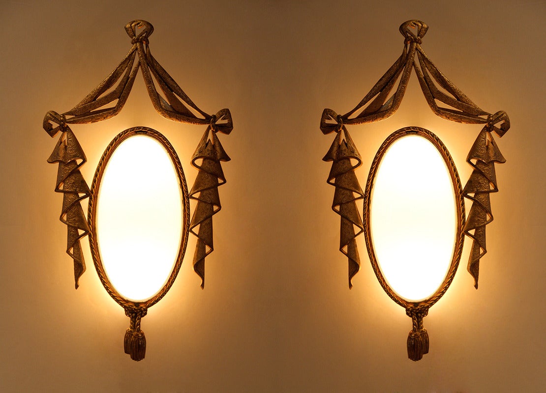 Metà XX secolo J. Barat Coppia molto elegante di appliques in bronzo in vendita
