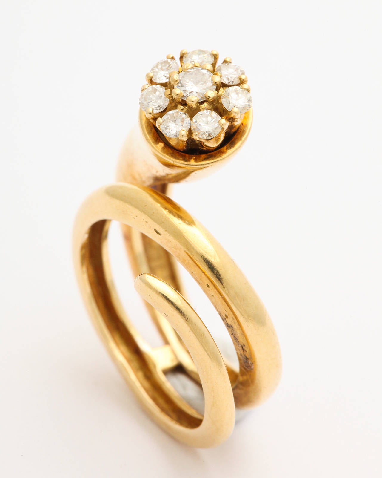 Christian Dior Gold Coiled Diamond Ring In Excellent Condition In New York, NY