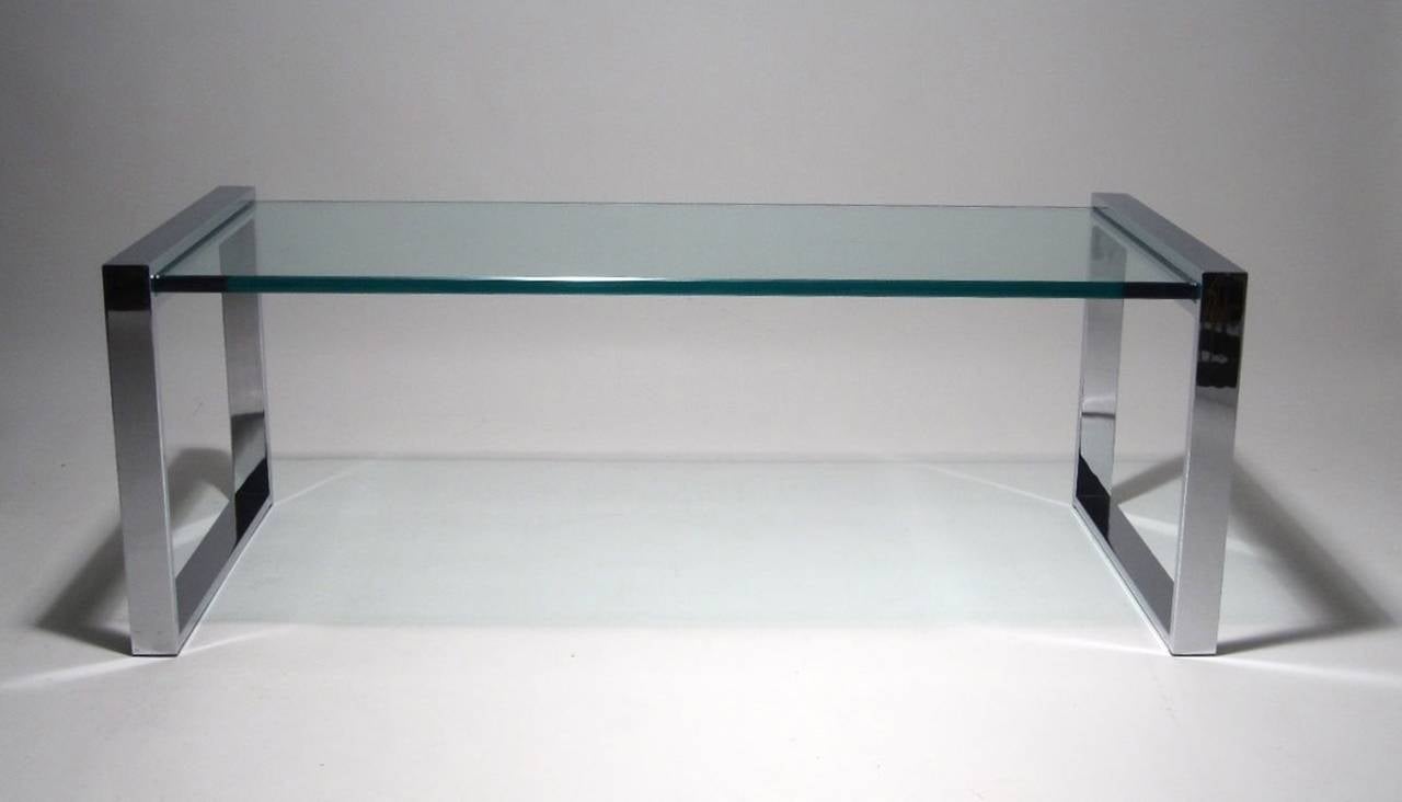 Américain Table basse « Box » de Charles Hollis Jones en nickel et verre en vente