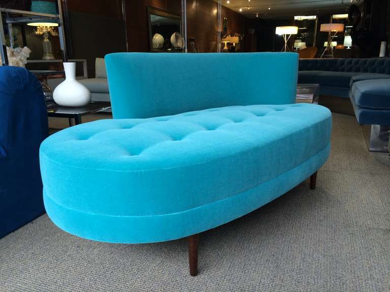 Mid-Century Modern Mid Century Modern Style Chaise with Tufted Seat