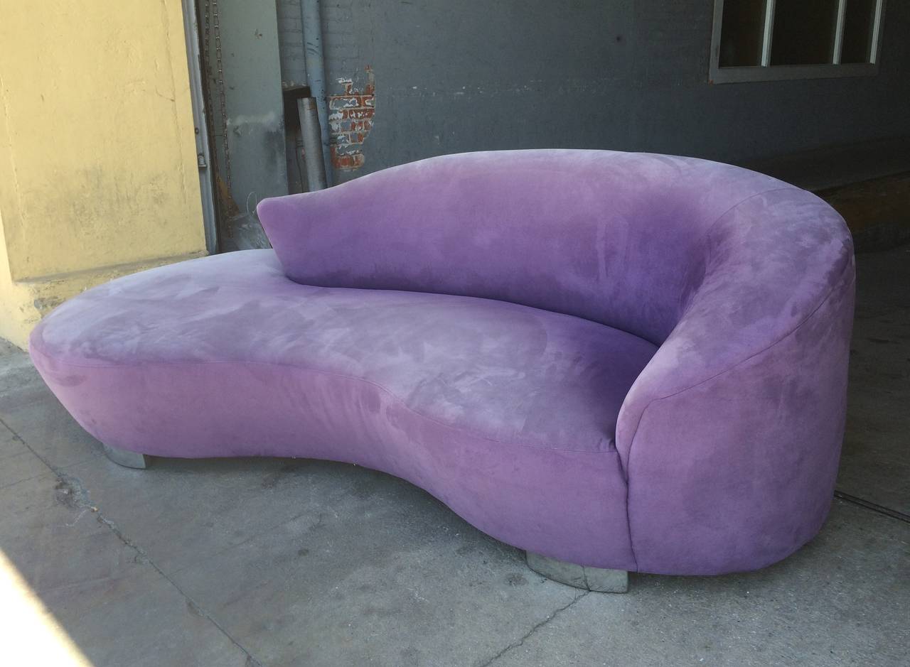 Vladimir Kagan Serpentine Sofa for Preview In Good Condition In Los Angeles, CA