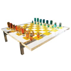 Ensemble d'échecs en lucite Charles Hollis Jones avec base en nickel d'origine et boîte, signé