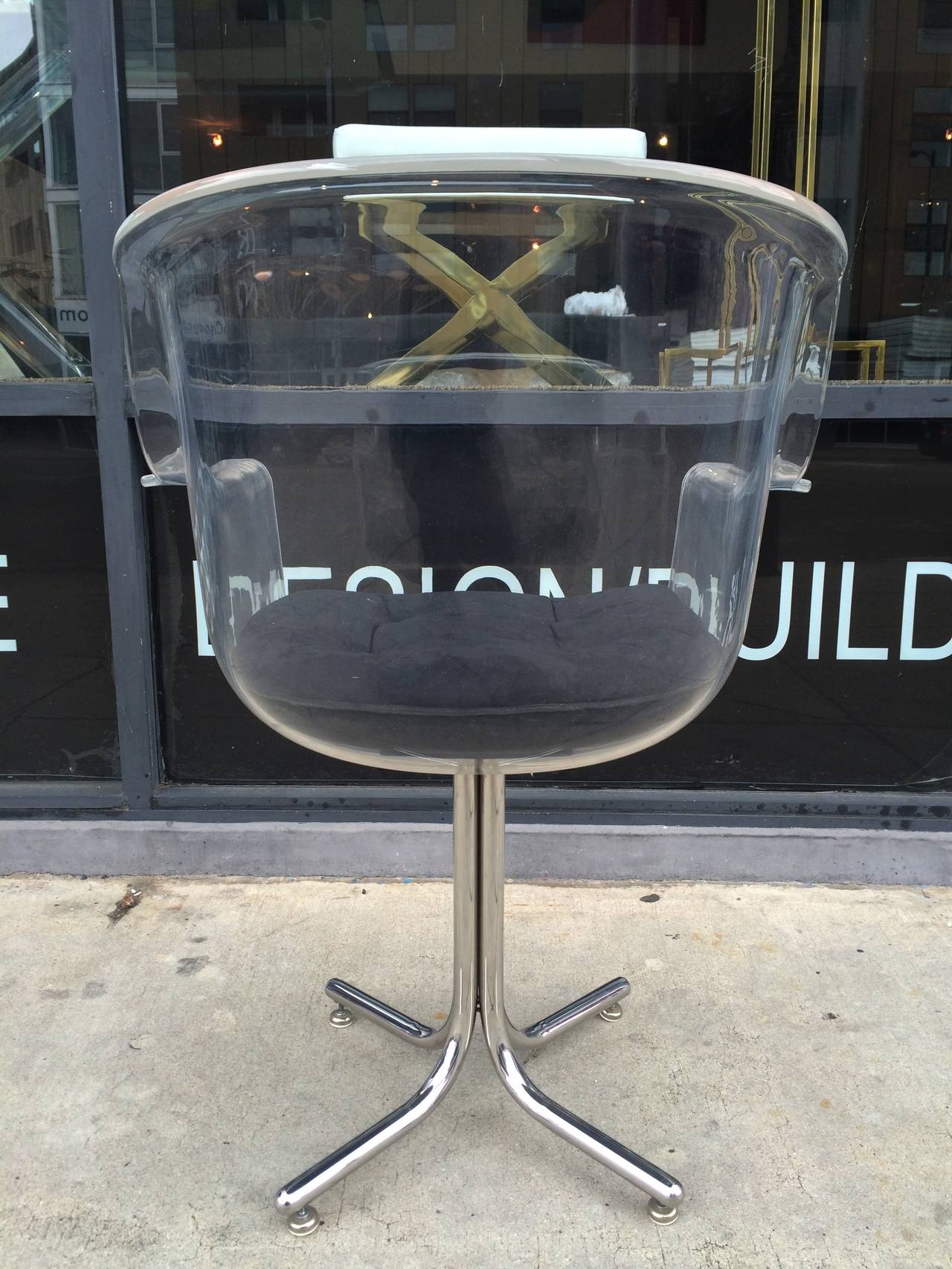 Set of Six Lucite and Chrome Chairs by Leon Rosen for Pace Collection In Good Condition In Los Angeles, CA
