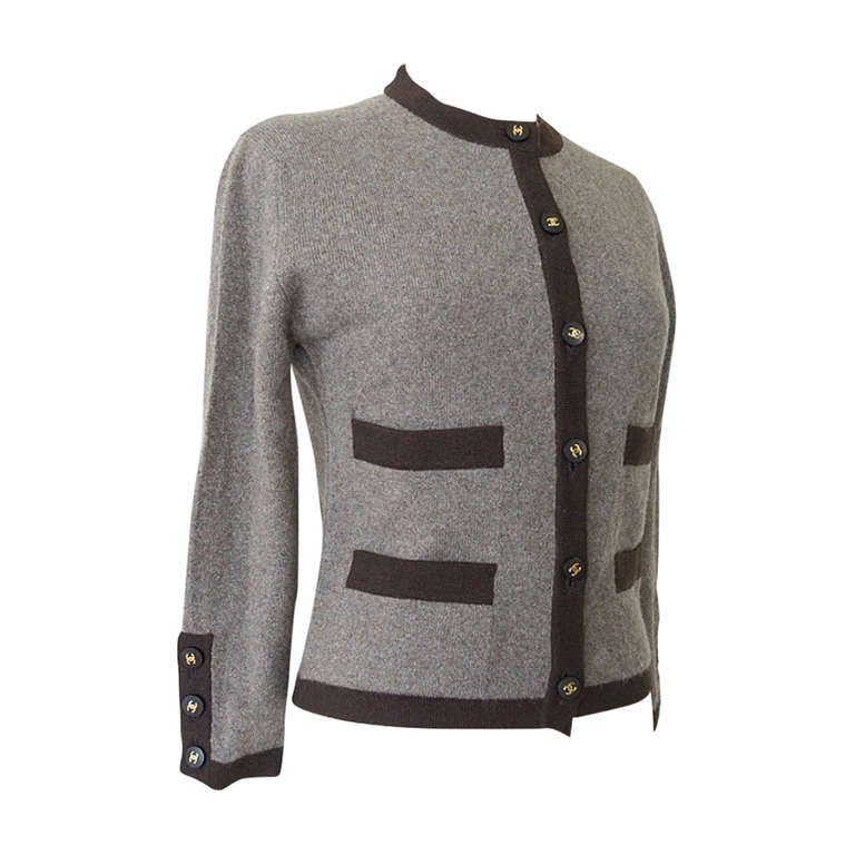 CHANEL 96A sweater twinset Cashmere 38 / 6 lots CC buttons