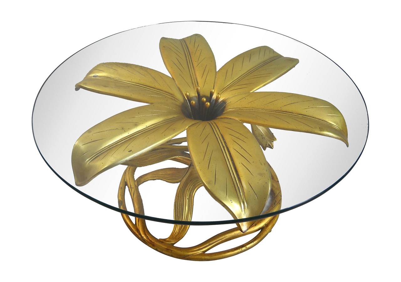 Stunning Mid Century Modern white gold gilt coffee table designed by Arthur Court, c.1970s. This striking cocktail table designed in the style of a Calla lily flower is accented with a 40