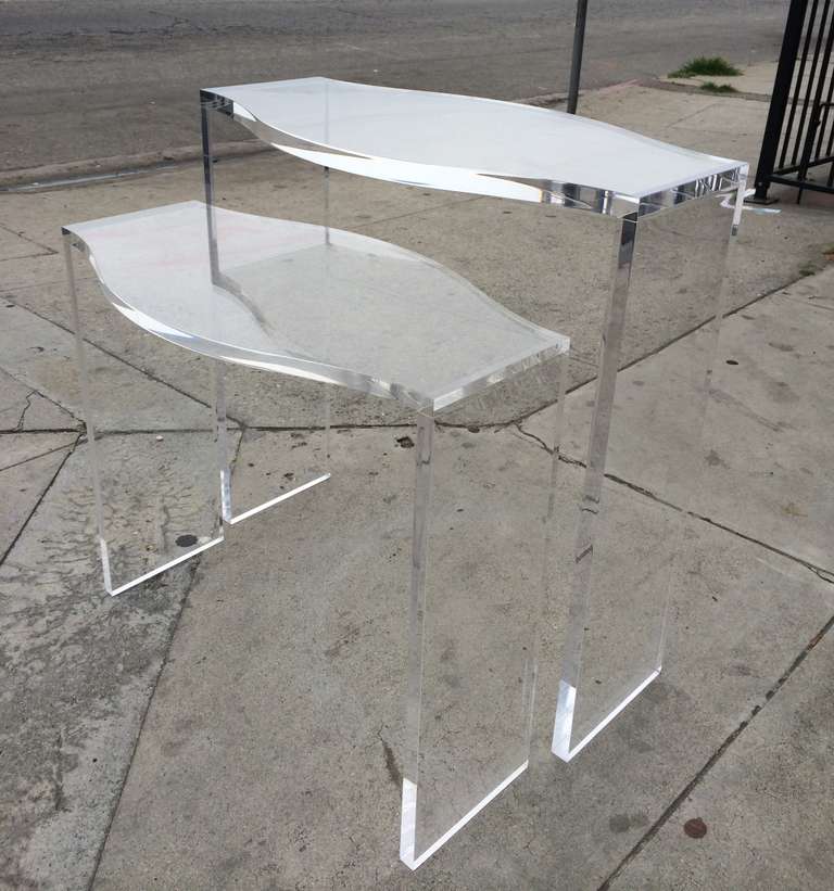 Mid-Century Modern Tables gigognes en Lucite de Charles Hollis Jones, « Routed Line » en vente