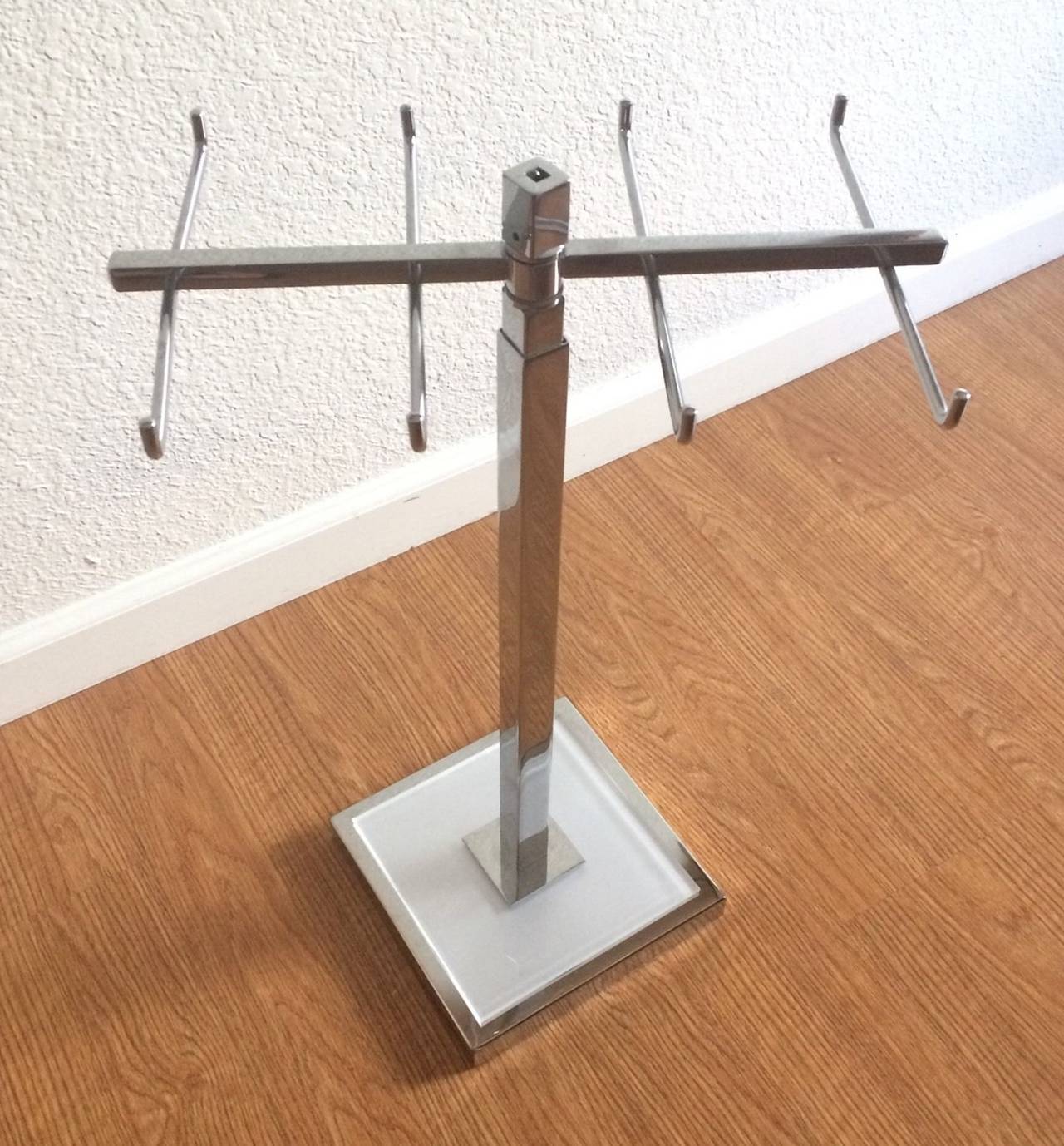 Height Adjustable Tie/Jewelry Holder in Lucite & Nickel by Charles Hollis Jones In Good Condition For Sale In Los Angeles, CA