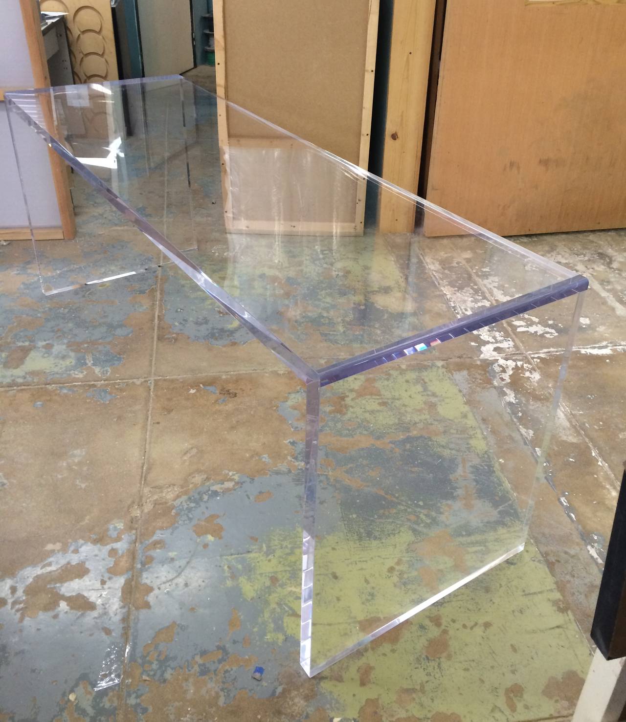 Mid-Century Modern Magnifique table console en Lucite de Cain Modern en vente