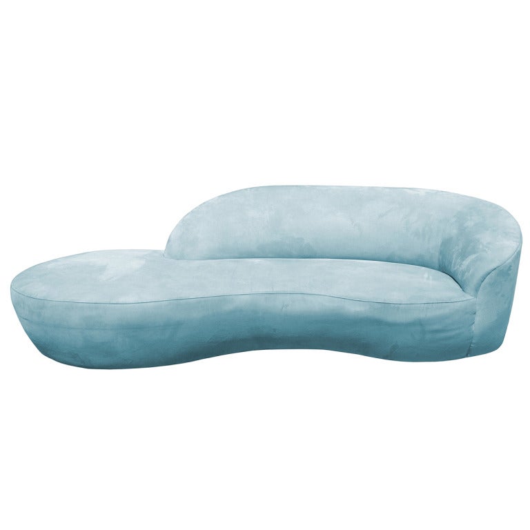Beautiful Vladimir Kagan serpentine sofa designed in the 1970's and manufactured by Directional.
The sofa is upholstered in a bluish color microfiber material, the upholstery is original and is in decent condition and could possibly be used in as