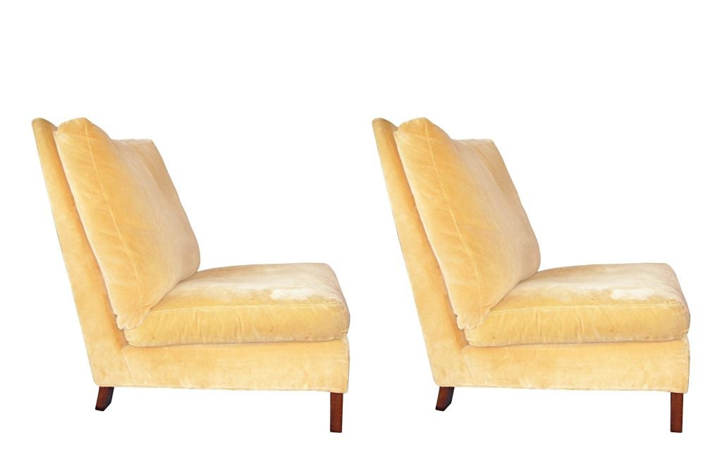Beautiful set of 2 slipper chairs designed by MILO BAUGHMAN for THAYER COGGIN INC.<br />
These beautiful chairs are amazingly comfortable, the slight arch on the backrests just hugs your back and invites you to relax, the seats are very generous in