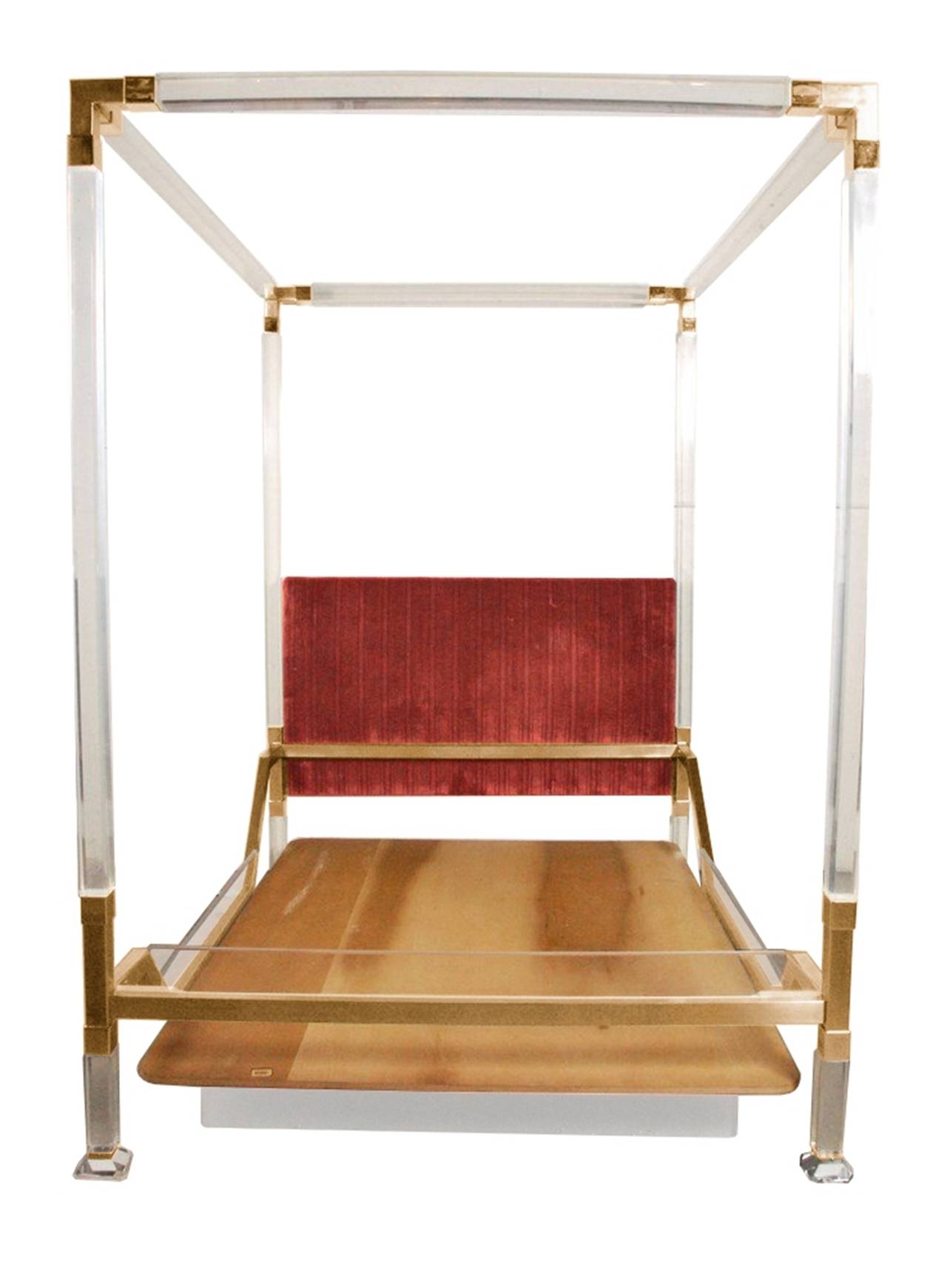 Stunning and rare king-size, four-poster bed/canopy bed in Lucite and brass by Charles Hollis Jones.

The bed was manufactured in the early 1970s and is vintage condition with some rusting on the brass and mild wear on the Lucite.

The piece is