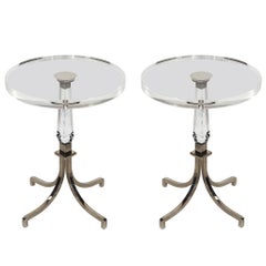 Beistelltische aus Lucite und Nickel im Regency-Stil von Charles Hollis Jones, Paar
