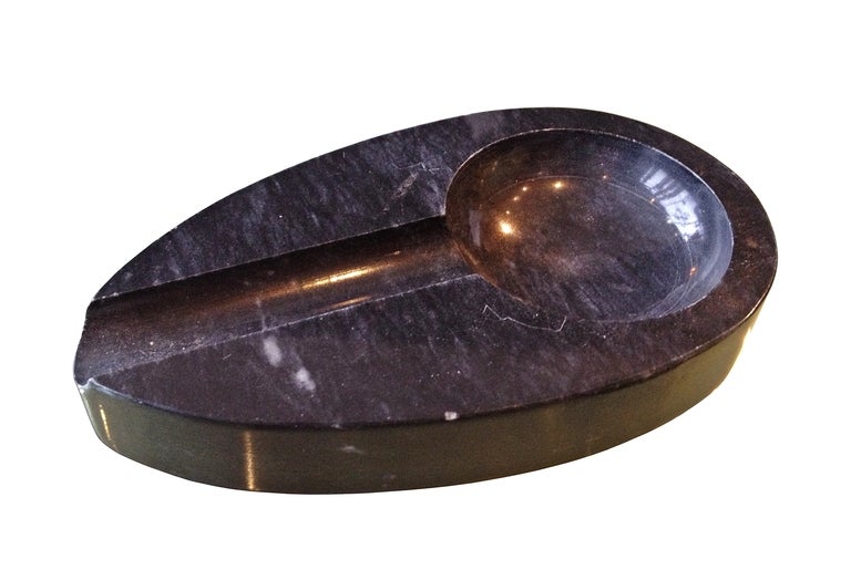 Beautiful marble cigar tray by Natural Elegance.
The marble is in excellent condition, well polished and displays very well, the piece is 1