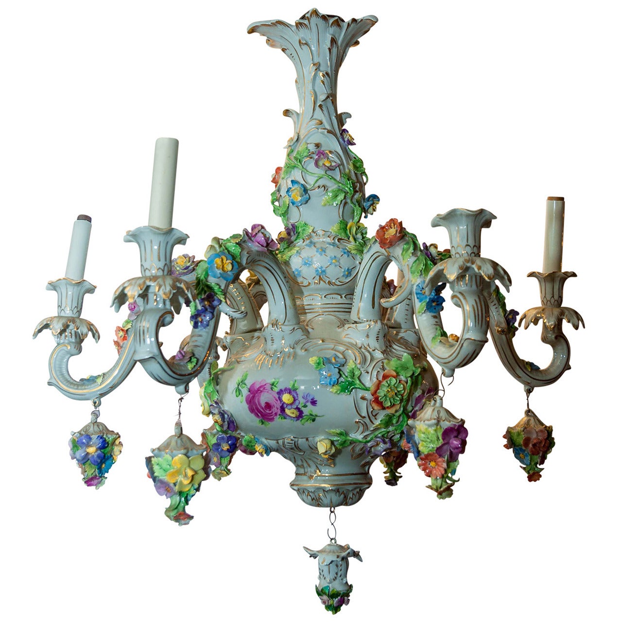 Lustre à six lumières en porcelaine à motifs floraux de chérubin de Dresde