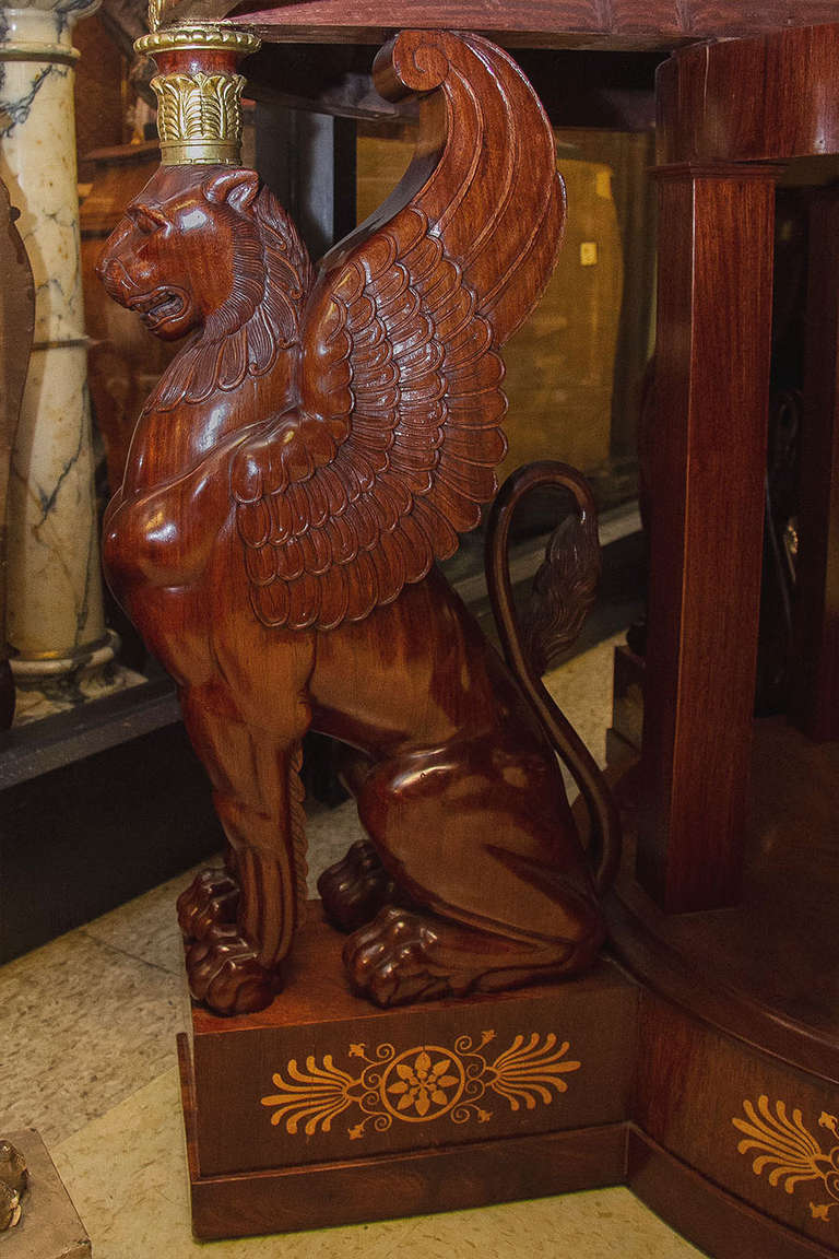  French Empire Style Figural Carved Parcel-Gilt mahogany Center Table In Good Condition In New York, NY
