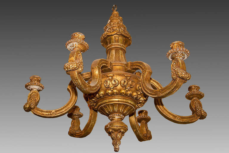 Lustre français en bois doré de style Louis XVI à 6 bras de lumière
Numéro de stock : L423