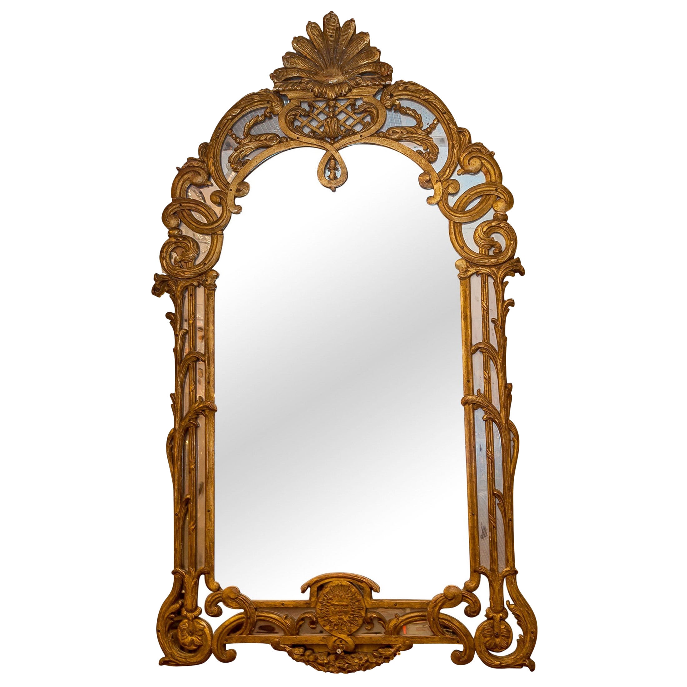 Exquisite Giltwood and Gesso Carved Venetian Mirror with Masked Sunburst